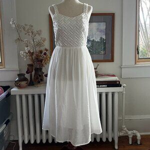 Davi & Dani White Textured Midi Dress with Bow Back – Size Small